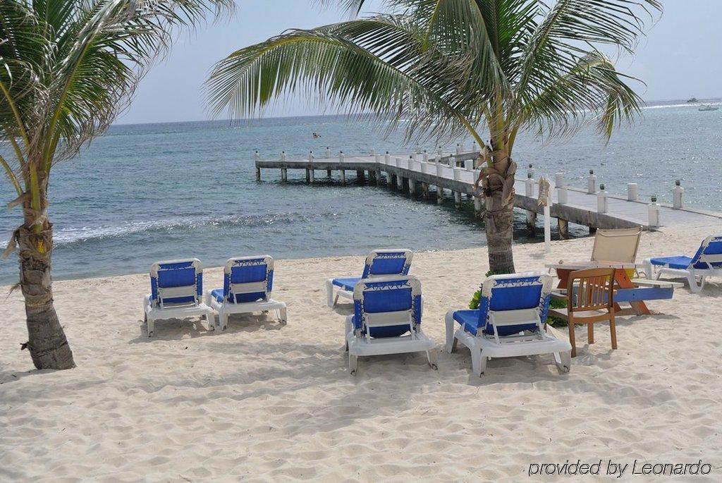 Castaways Cayman Beach Resort Grand Cayman Экстерьер фото