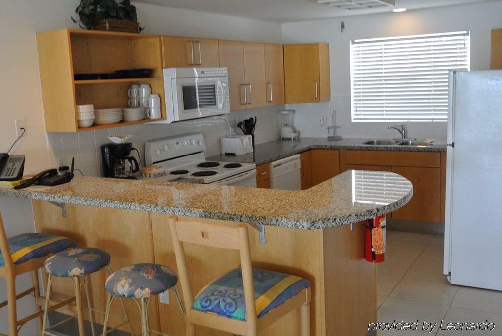Castaways Cayman Beach Resort Grand Cayman Экстерьер фото