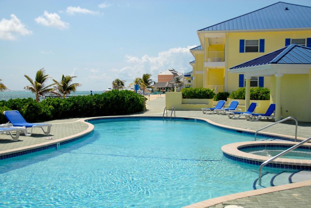 Castaways Cayman Beach Resort Grand Cayman Экстерьер фото
